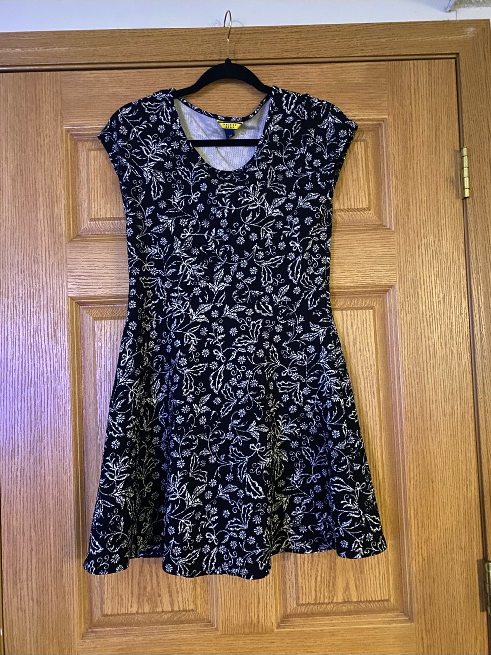Prince & fox large black white floral dress full skirt 33” length